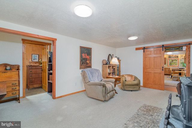 1649 MOUNTAIN RD, Harrisburg, PA 17112