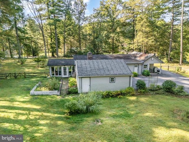 1649 MOUNTAIN RD, Harrisburg, PA 17112