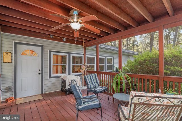 1649 MOUNTAIN RD, Harrisburg, PA 17112
