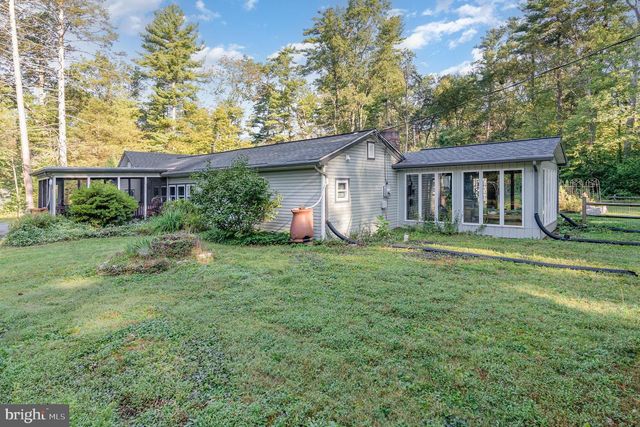 1649 MOUNTAIN RD, Harrisburg, PA 17112