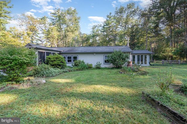 1649 MOUNTAIN RD, Harrisburg, PA 17112
