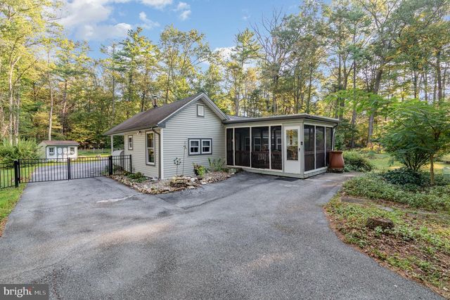 1649 MOUNTAIN RD, Harrisburg, PA 17112