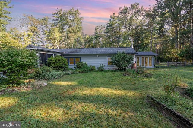 1649 MOUNTAIN RD, Harrisburg, PA 17112