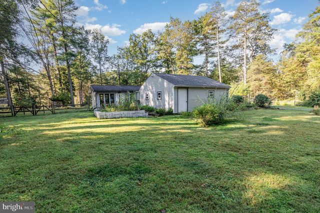 1649 MOUNTAIN RD, Harrisburg, PA 17112