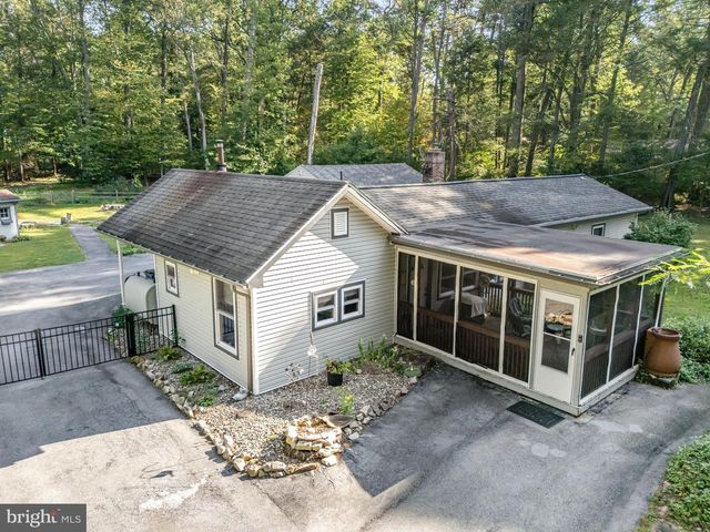 1649 MOUNTAIN RD, Harrisburg, PA 17112