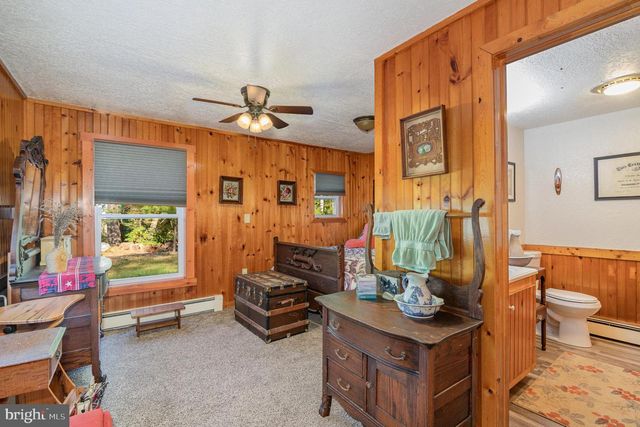 1649 MOUNTAIN RD, Harrisburg, PA 17112