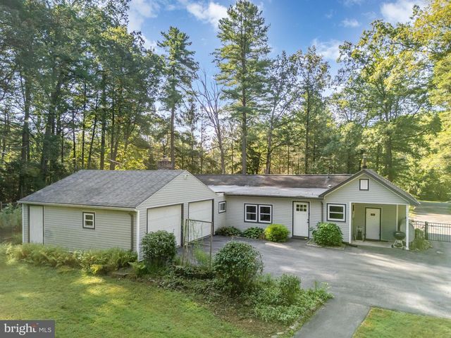 1649 MOUNTAIN RD, Harrisburg, PA 17112