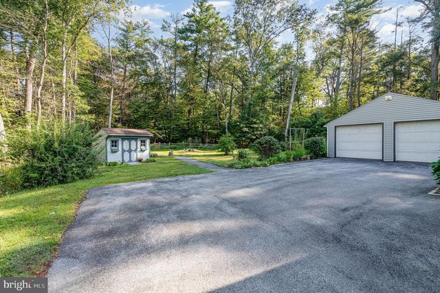 1649 MOUNTAIN RD, Harrisburg, PA 17112