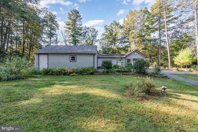 1649 MOUNTAIN RD, Harrisburg, PA 17112