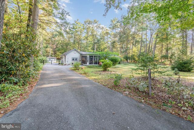 1649 MOUNTAIN RD, Harrisburg, PA 17112