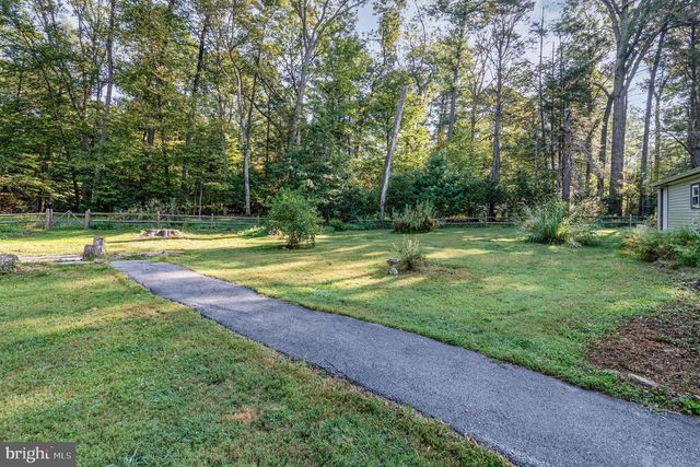 1649 MOUNTAIN RD, Harrisburg, PA 17112