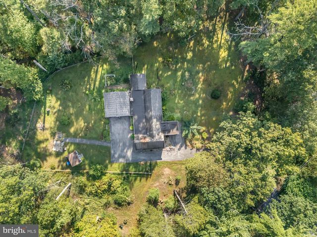 1649 MOUNTAIN RD, Harrisburg, PA 17112
