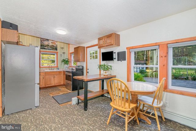 1649 MOUNTAIN RD, Harrisburg, PA 17112