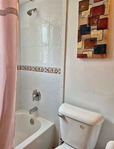 2840 Somerset Drive 208M, Lauderdale Lakes, FL 33311