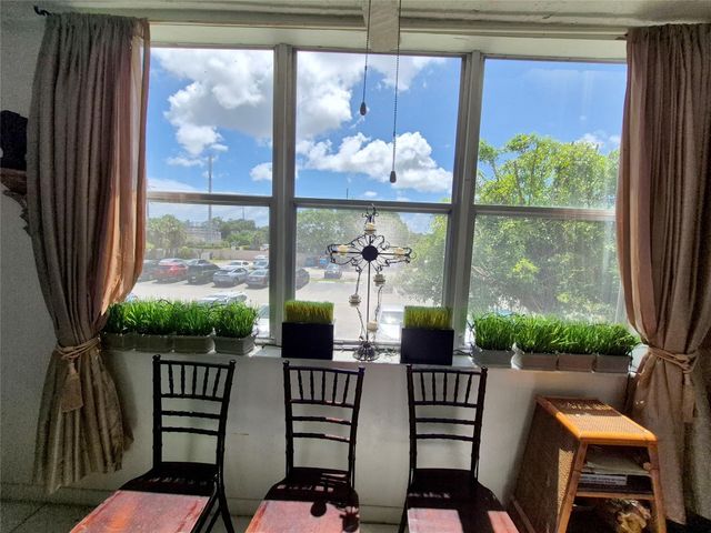 2840 Somerset Drive 208M, Lauderdale Lakes, FL 33311