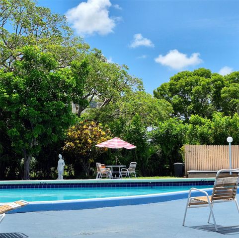 2840 Somerset Drive 208M, Lauderdale Lakes, FL 33311