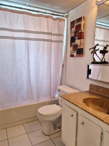 2840 Somerset Drive 208M, Lauderdale Lakes, FL 33311