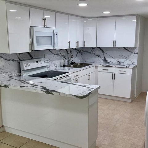 8775 Park Blvd 305, Miami, FL 33172