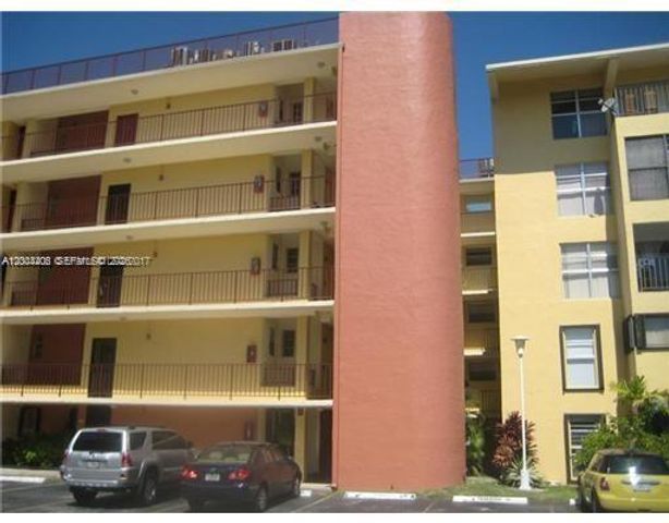 8775 Park Blvd 305, Miami, FL 33172