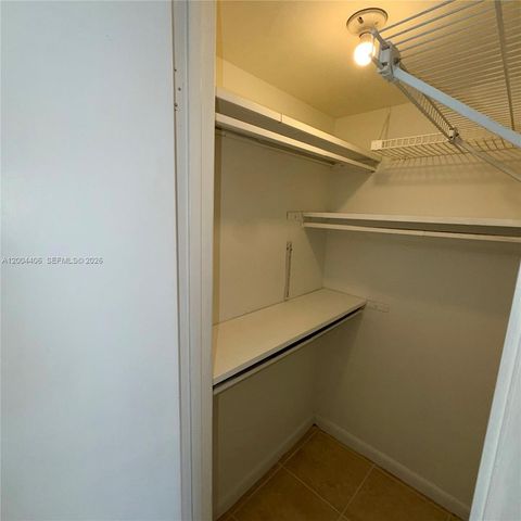 8775 Park Blvd 305, Miami, FL 33172