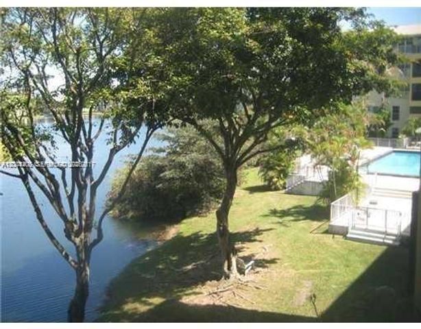 8775 Park Blvd 305, Miami, FL 33172