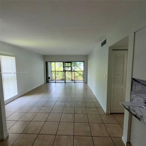 8775 Park Blvd 305, Miami, FL 33172