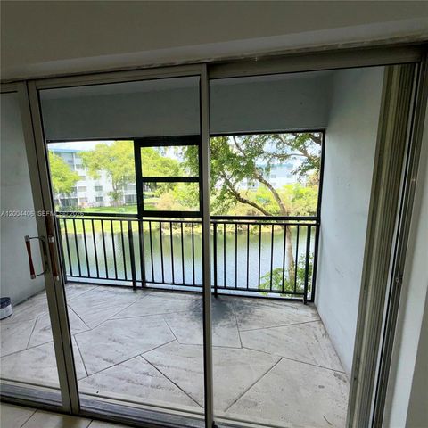 8775 Park Blvd 305, Miami, FL 33172