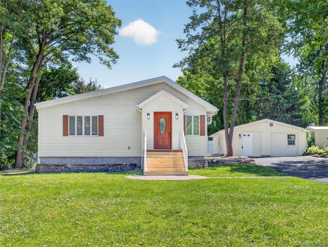 14 Forest Glen Road, Valley Cottage, NY 10989