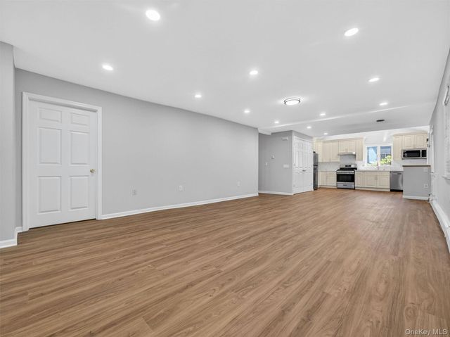 14 Forest Glen Road, Valley Cottage, NY 10989