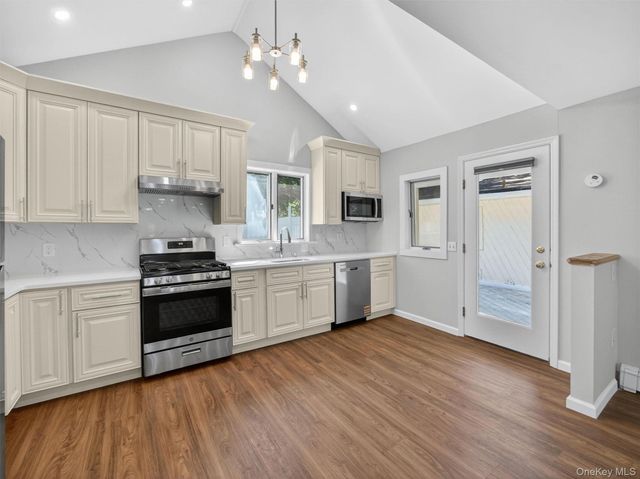 14 Forest Glen Road, Valley Cottage, NY 10989
