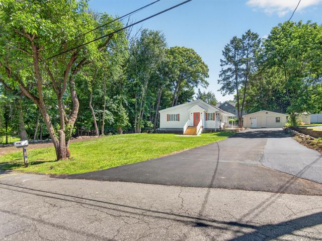 14 Forest Glen Road, Valley Cottage, NY 10989