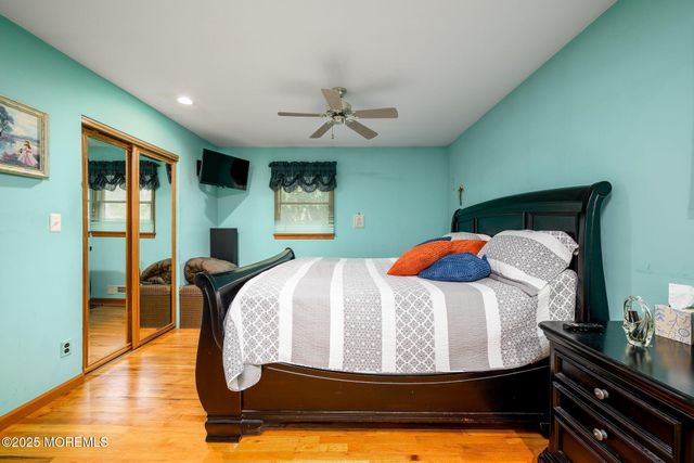 2 Darien Circle, Howell, NJ 07731