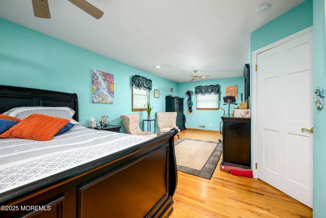 2 Darien Circle, Howell, NJ 07731