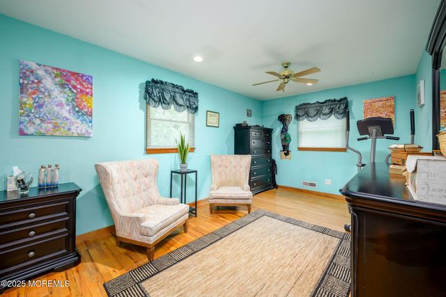 2 Darien Circle, Howell, NJ 07731