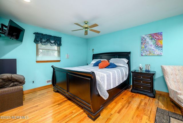 2 Darien Circle, Howell, NJ 07731