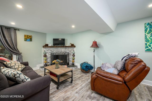 2 Darien Circle, Howell, NJ 07731