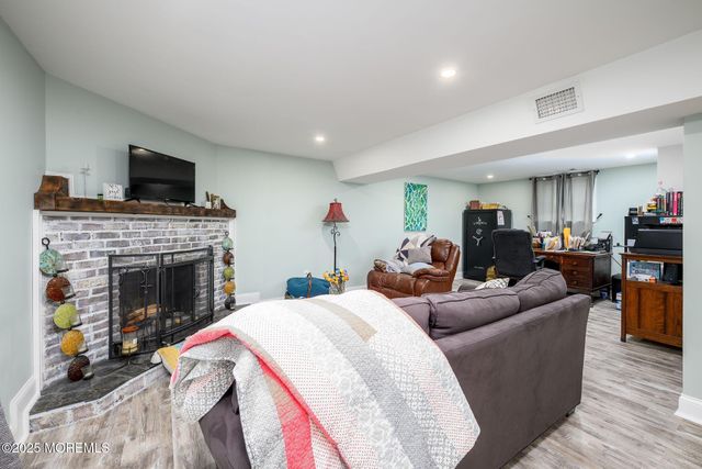 2 Darien Circle, Howell, NJ 07731