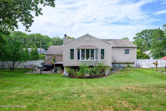 2 Darien Circle, Howell, NJ 07731