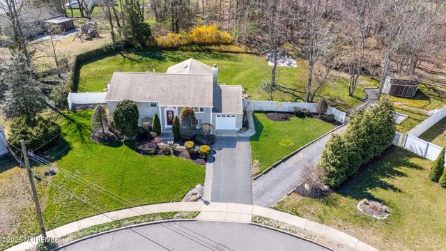 2 Darien Circle, Howell, NJ 07731
