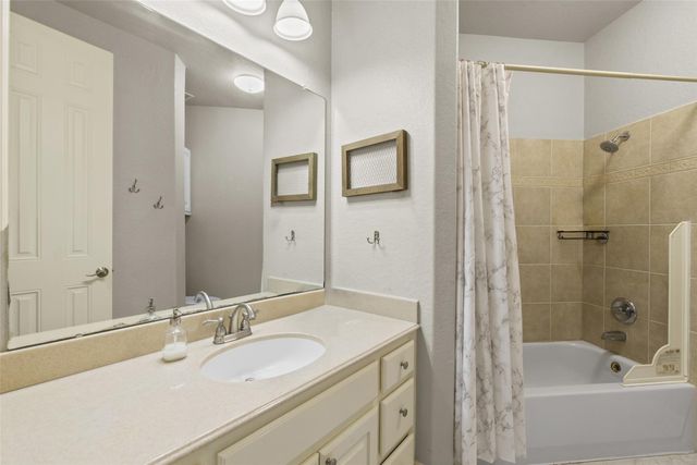 4802 Shadow Grass Drive, Katy, TX 77493
