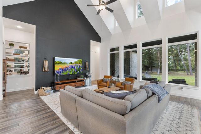 291 Vista Del Lago Drive, Huffman, TX 77336