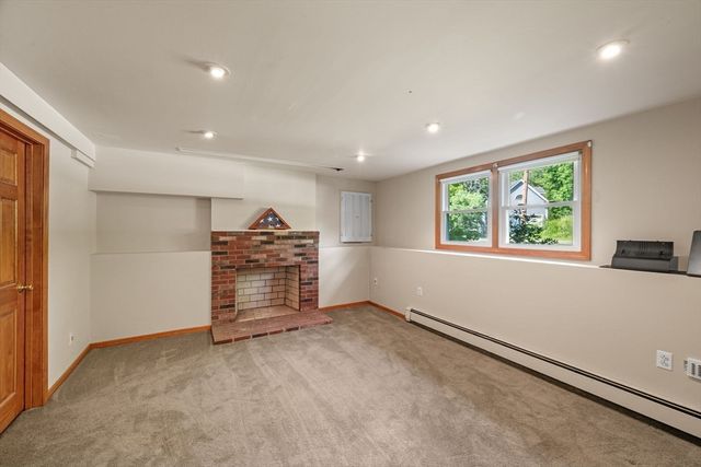 21 Border Rd, Reading, MA 01867