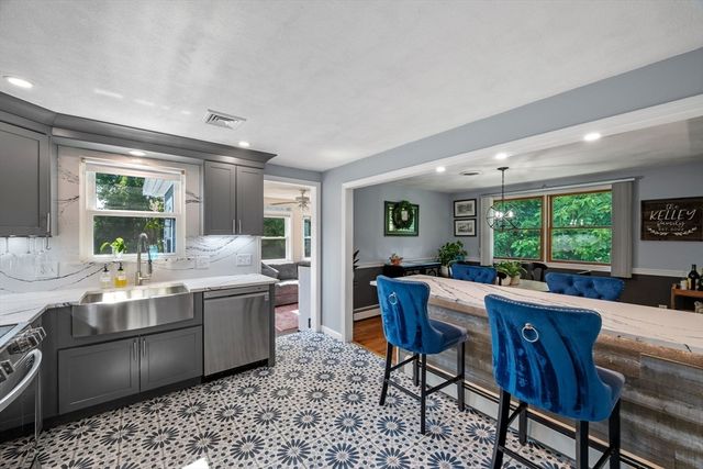 21 Border Rd, Reading, MA 01867