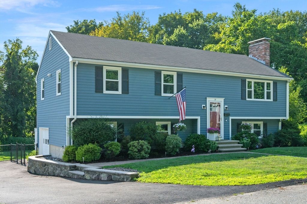 21 Border Rd, Reading, MA 01867