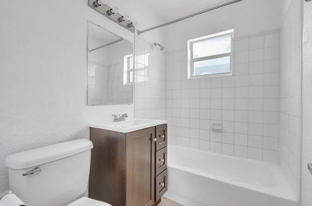 710 SE 4th Avenue, Delray Beach, FL 33483
