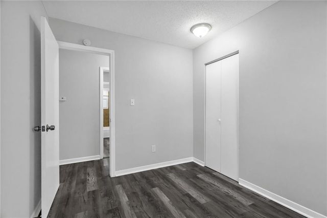 2500 NW SALEM Court, Blue Springs, MO 64015