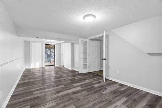 2500 NW SALEM Court, Blue Springs, MO 64015