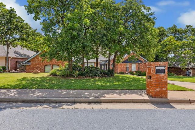 916 Fox Hill Drive, Edmond, OK 73034