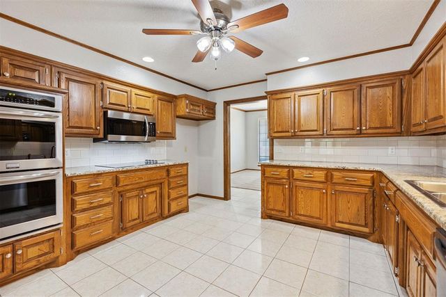 916 Fox Hill Drive, Edmond, OK 73034