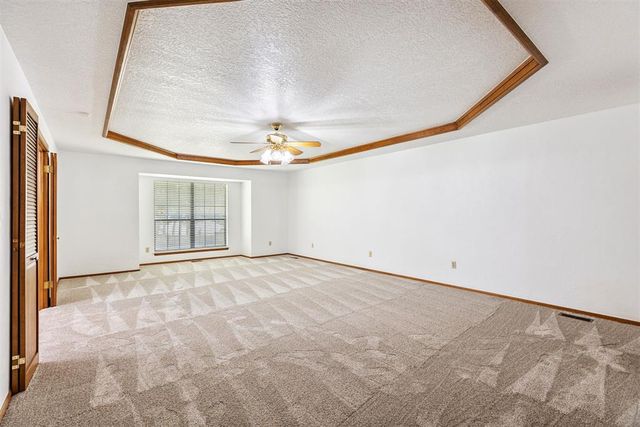 916 Fox Hill Drive, Edmond, OK 73034